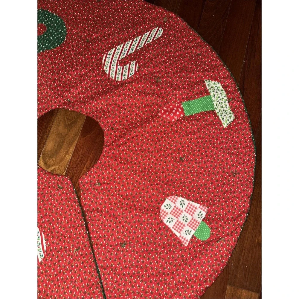 Vintage Quilted Tree Skirt‎